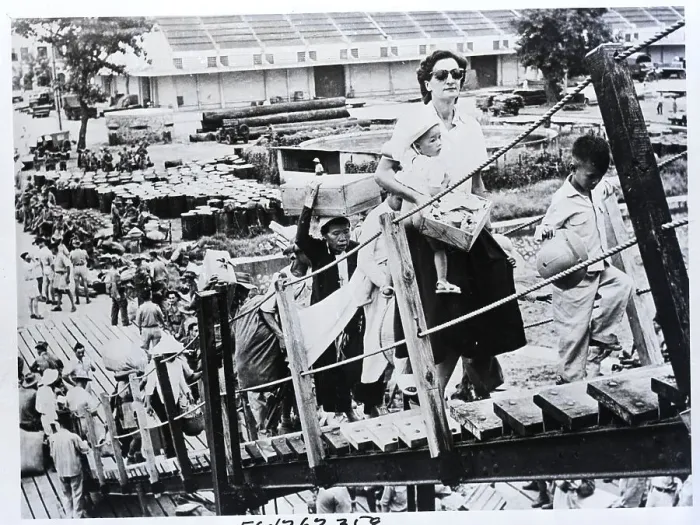Framed Print : French Social Worker Helps Vietnamese Framed Print : French Social Worker Helps Vietnamese