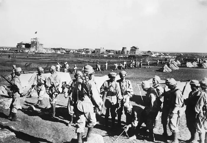 Framed Print : French Troops Mount Trench Gun In Syria Framed Print : French Troops Mount Trench Gun In Syria
