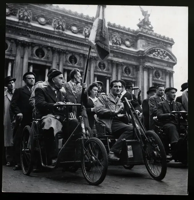 Framed Print : French War Invalids in Motorized Vehicle Framed Print : French War Invalids in Motorized Vehicle