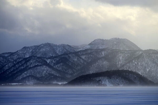 Frozen Lake Kussharo, Akan-Nationalpark, Kawayu Onsen, Hokkaido, Japan