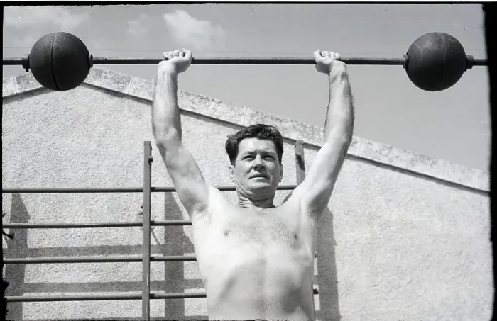 Framed Print : Full-Length Gene Tunney Lifting Weights Framed Print : Full-Length Gene Tunney Lifting Weights