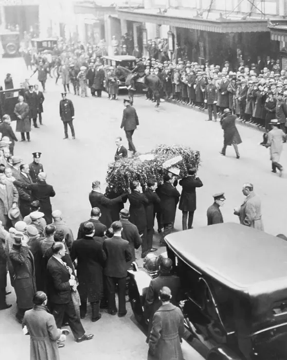 Framed Print : Funeral Procession of Harry Houdini Framed Print : Funeral Procession of Harry Houdini