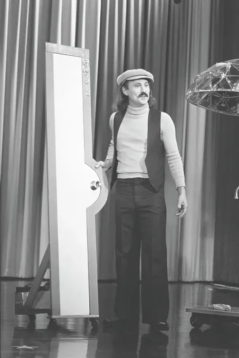 Framed Print : Gallagher Performs On The Tonight Show Framed Print : Gallagher Performs On The Tonight Show