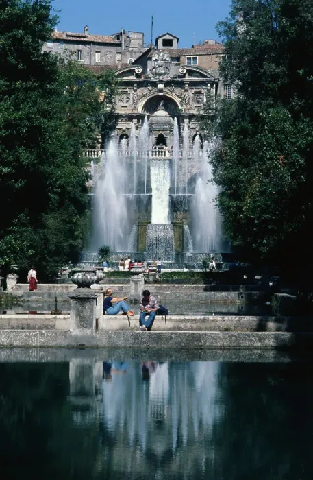 Framed Print : Gardens and Fountain at Villa Este Framed Print : Gardens and Fountain at Villa Este