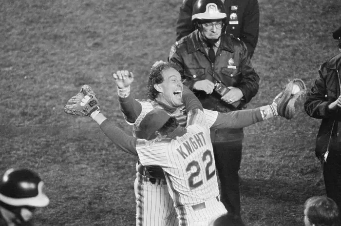 Framed Print : Gary Carter & Ray Knight Embracing Framed Print : Gary Carter & Ray Knight Embracing