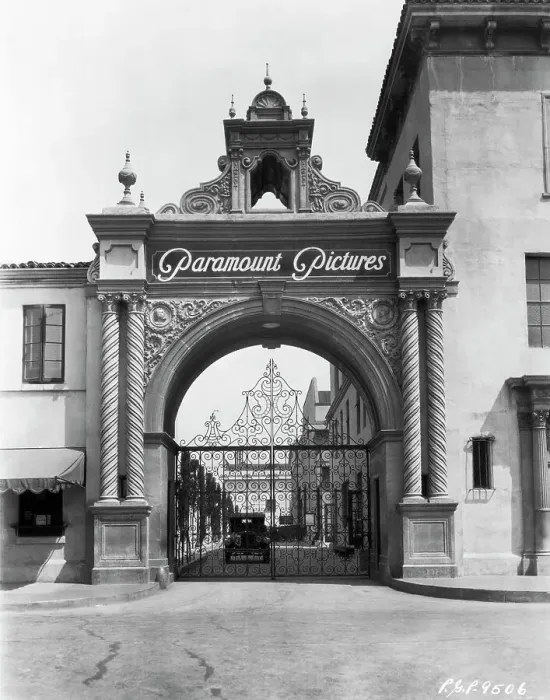 Framed Print : Front Gate To Paramount Studio 1920S