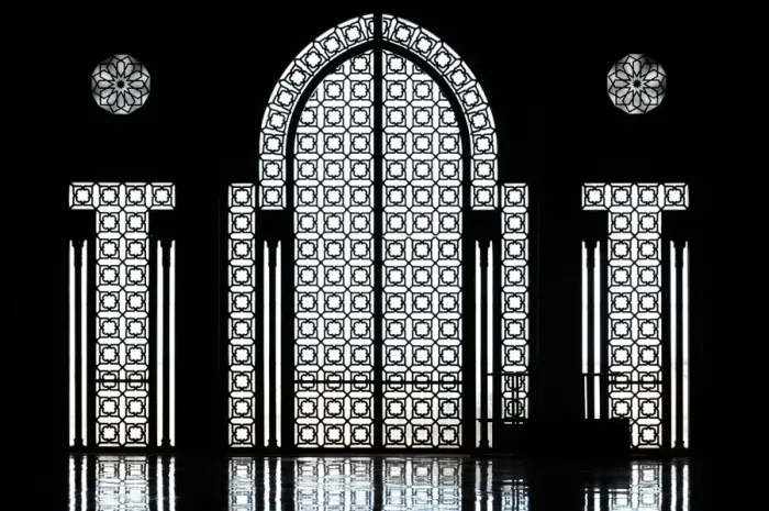 Framed Print : Gate silhouettes at Hassan II Mosque in Casablanca