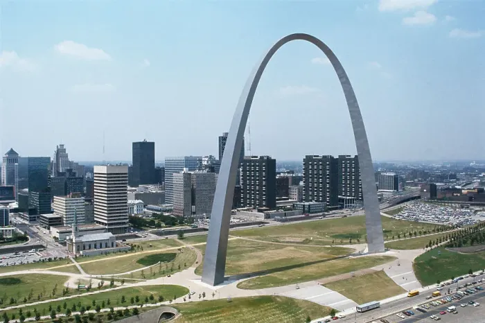 Framed Print : The Gateway Arch in St. Louis Framed Print : The Gateway Arch in St. Louis