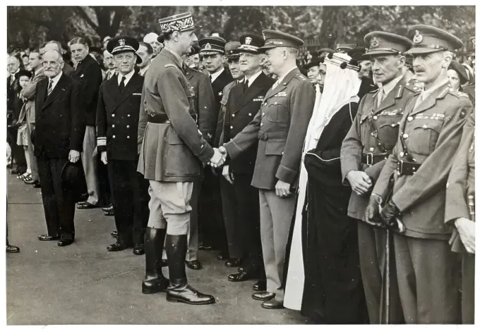 Framed Print : De Gaulle Shaking Eisenhower'S Hand Framed Print : De Gaulle Shaking Eisenhower'S Hand