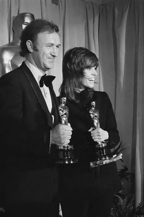 Framed Print : Gene Hackman and Jane Fonda Holding Oscars Framed Print : Gene Hackman and Jane Fonda Holding Oscars