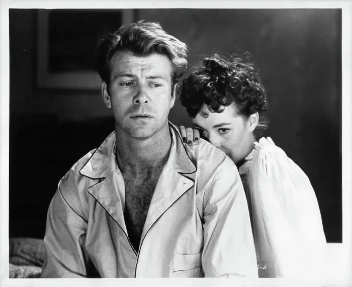 Framed Print : Gene Nelson And Phyllis Kirk In The City Is Dark Framed Print : Gene Nelson And Phyllis Kirk In The City Is Dark