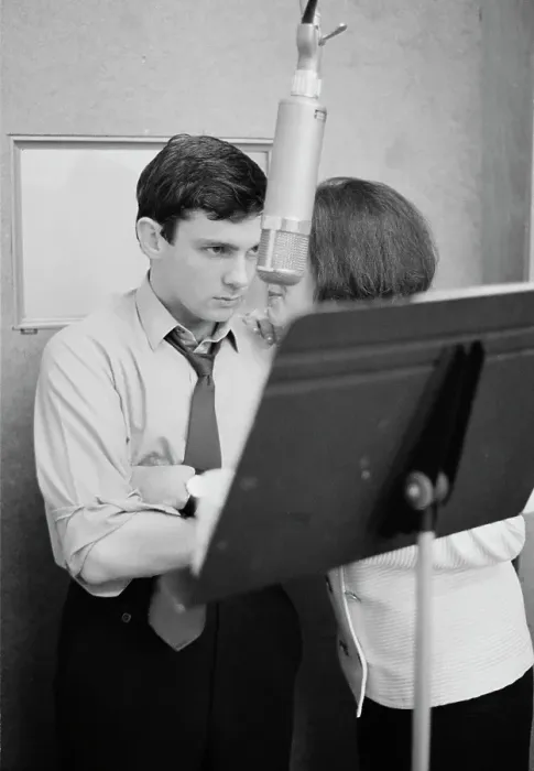 Framed Print : Gene Pitney And Toni Wine Framed Print : Gene Pitney And Toni Wine
