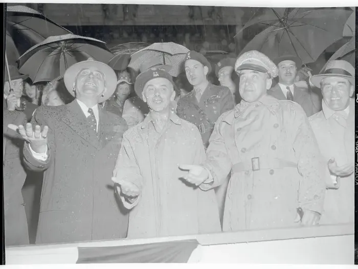 Framed Print : General Bor-Komorowski on Parade Sideline Framed Print : General Bor-Komorowski on Parade Sideline