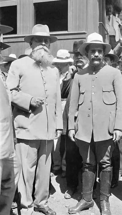 Framed Print : General Carranza with Colonel Rogue Gonzalez