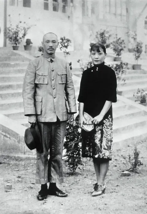 Framed Print : General Chiang Kai-shek and Madame Chiang Kai-shek Framed Print : General Chiang Kai-shek and Madame Chiang Kai-shek