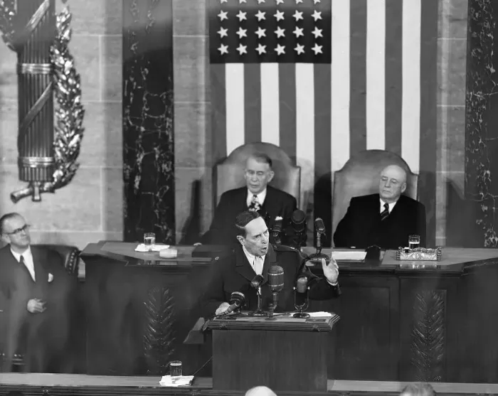 Framed Print : General MacArthur Addressing Congress Framed Print : General MacArthur Addressing Congress