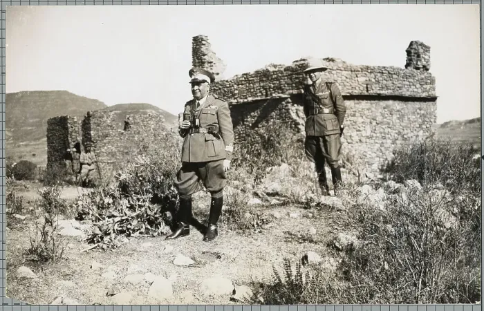 Framed Print : General / Other Soldier Stands W / Binocular