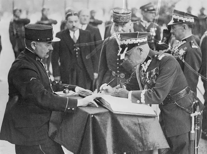 Framed Print : General Rydz-Smigly Visiting Paris