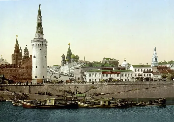 Framed Print : General view of the Kremlin, Moscow, Russia, c. 1890, Historic, digitally enhanced reproduction of a photochrome print of the period Framed Print : General view of the Kremlin, Moscow, Russia, c. 1890, Historic, digitally enhanced reproduction of a photochrome print of the period
