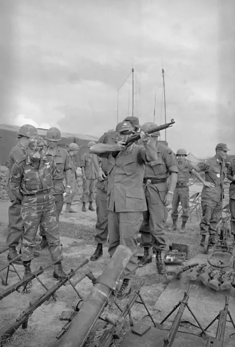 Framed Print : General Westmoreland Aiming Weapon with Soldiers Framed Print : General Westmoreland Aiming Weapon with Soldiers