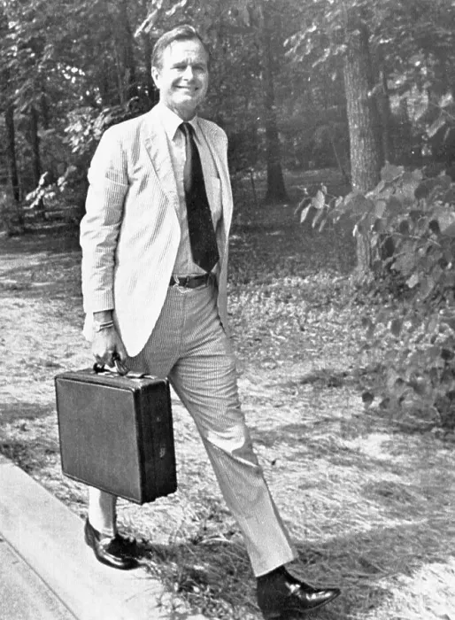 Framed Print : George Bush Arrives at the Home of Jimmy Carter Framed Print : George Bush Arrives at the Home of Jimmy Carter