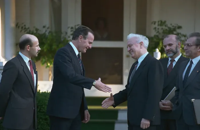 Framed Print : George Bush Greeting Eduard Shevardnadze Framed Print : George Bush Greeting Eduard Shevardnadze