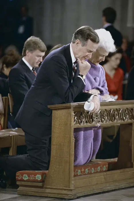 Framed Print : George Bush Praying at Thanksgiving Service Framed Print : George Bush Praying at Thanksgiving Service