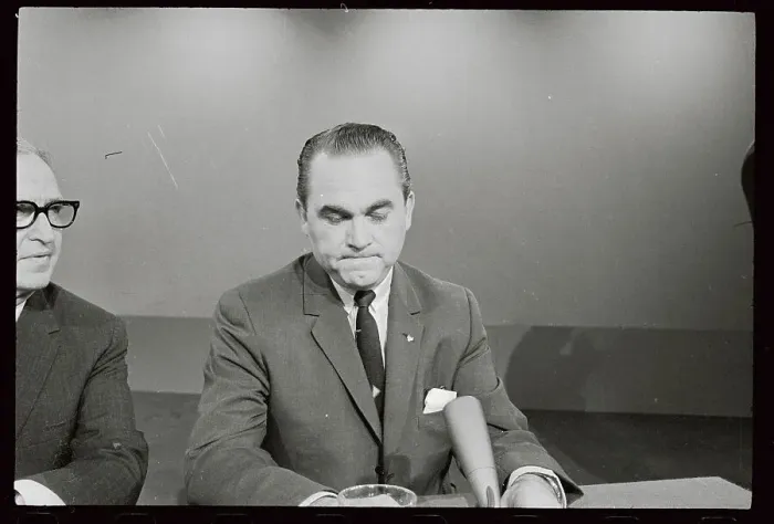 : George C. Wallace Pausing at Microphone : George C. Wallace Pausing at Microphone