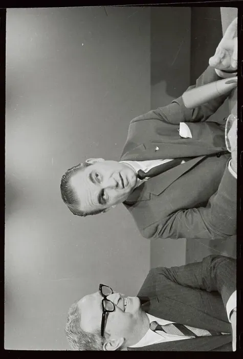 : George C. Wallace Turning His Head While Speaking : George C. Wallace Turning His Head While Speaking