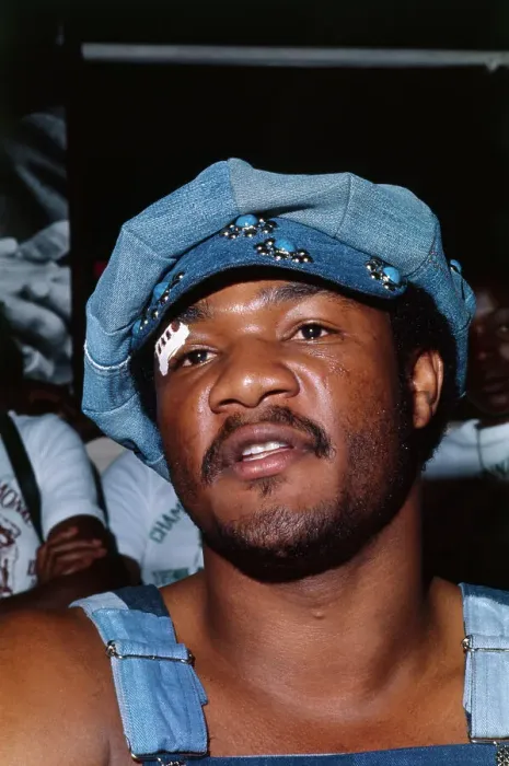 Framed Print : George Foreman with Bandage over Eye Framed Print : George Foreman with Bandage over Eye