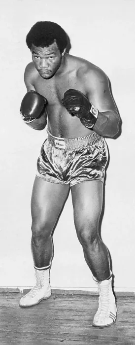 Framed Print : George Foreman Striking a Fighting Pose Framed Print : George Foreman Striking a Fighting Pose