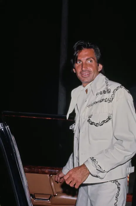 Framed Print : George Hamilton, American Actor Framed Print : George Hamilton, American Actor