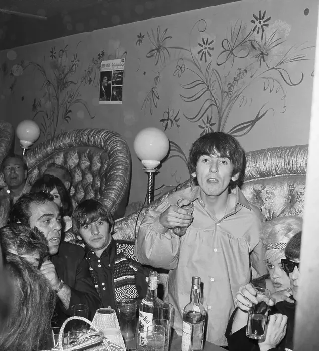 Framed Print : George Harrison Confronting Photographer Framed Print : George Harrison Confronting Photographer
