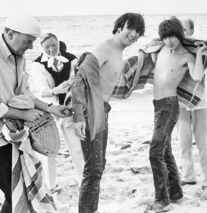 Framed Print : George Harrison and John Lennon Drying Off