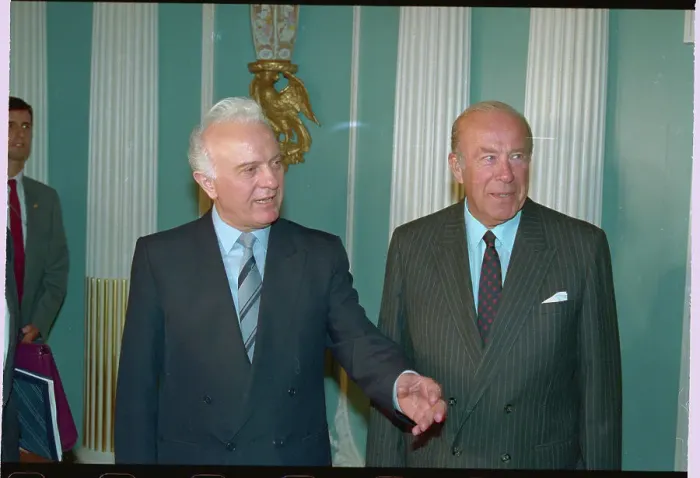 Framed Print : George Schultz and Eduard Shevardnadze Speaking to Press Framed Print : George Schultz and Eduard Shevardnadze Speaking to Press