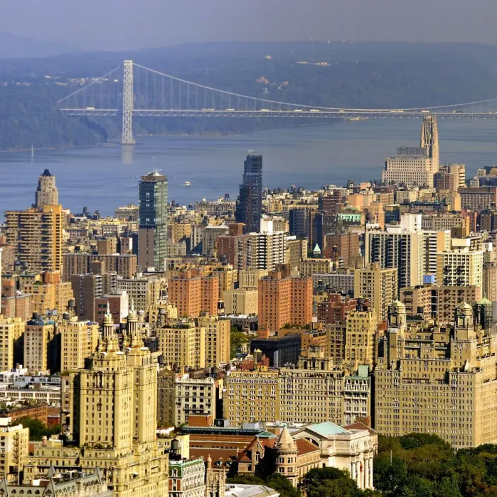 Framed Print : The George Washington Bridge and New York skyline Framed Print : The George Washington Bridge and New York skyline