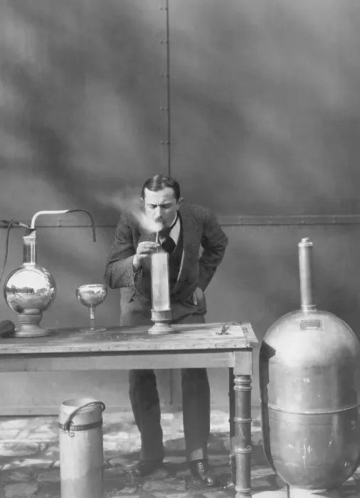 Framed Print : Georges Claude Ligufying Gases Of Air Framed Print : Georges Claude Ligufying Gases Of Air