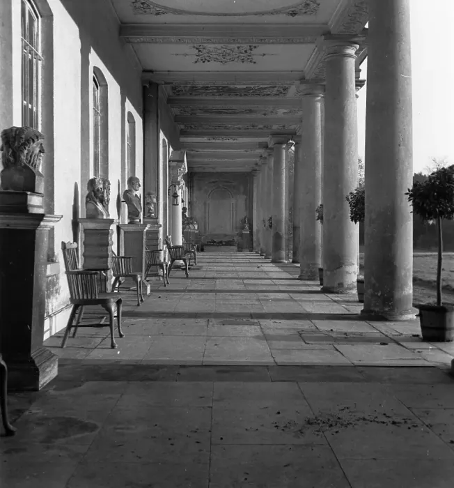 Framed Print : Georgian Colonnade