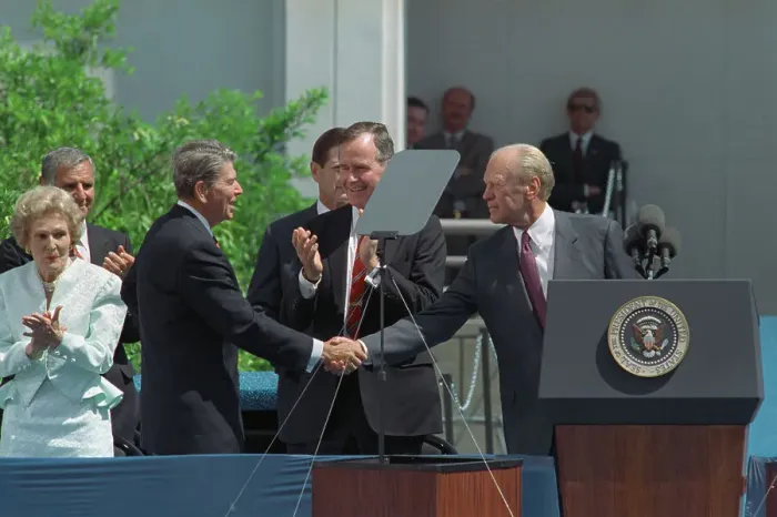 Framed Print : Gerald Ford and Ronald Reagan Shaking Hands Framed Print : Gerald Ford and Ronald Reagan Shaking Hands
