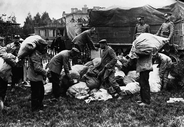 Framed Print : German Soldiers Breaking Camp in Town in Russian Poland Framed Print : German Soldiers Breaking Camp in Town in Russian Poland