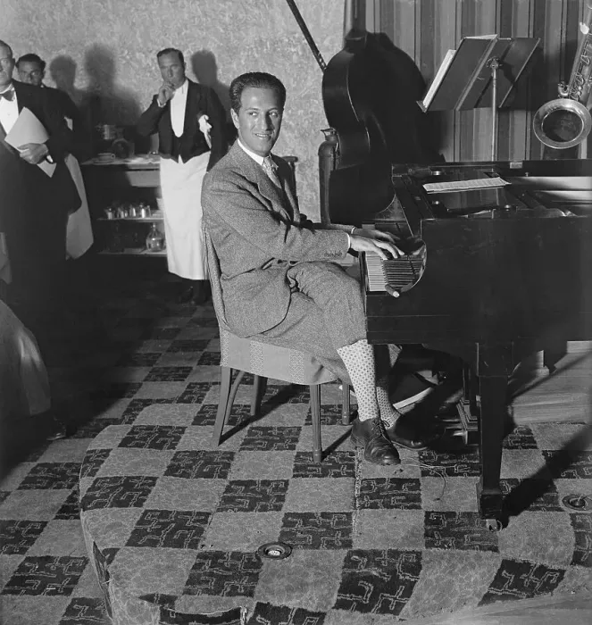 Framed Print : Gershwin Playing Piano Framed Print : Gershwin Playing Piano