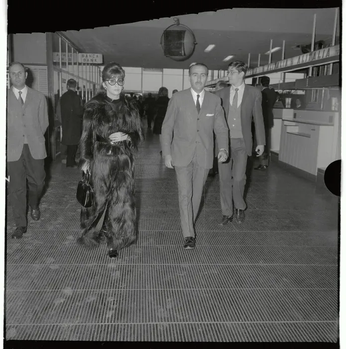 Framed Print : Gina Lollobrigida Walking Inside Airport