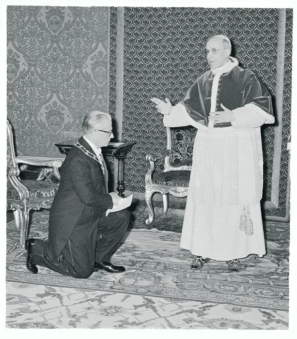 Framed Print : Giovanni Gronchi Kneeling Before Pope Framed Print : Giovanni Gronchi Kneeling Before Pope