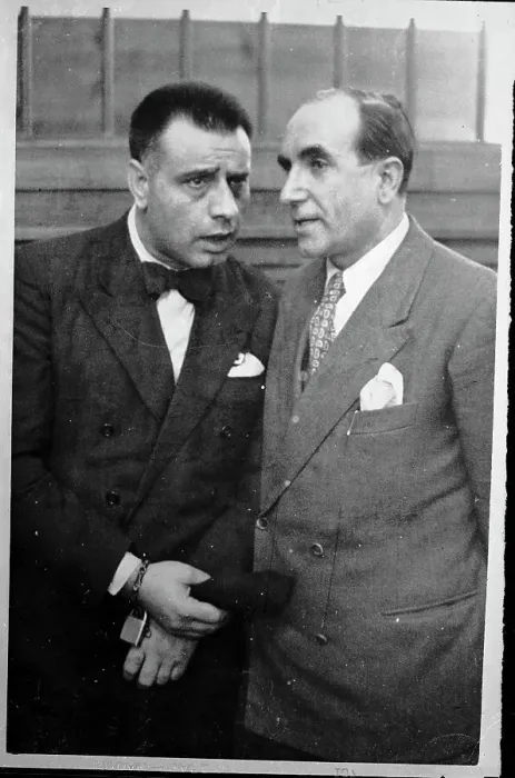 Framed Print : Giuseppe La Marca Confers With Lawyer in Court Framed Print : Giuseppe La Marca Confers With Lawyer in Court
