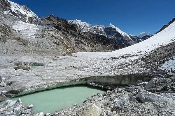 Glacier at Chola pass, Everest region