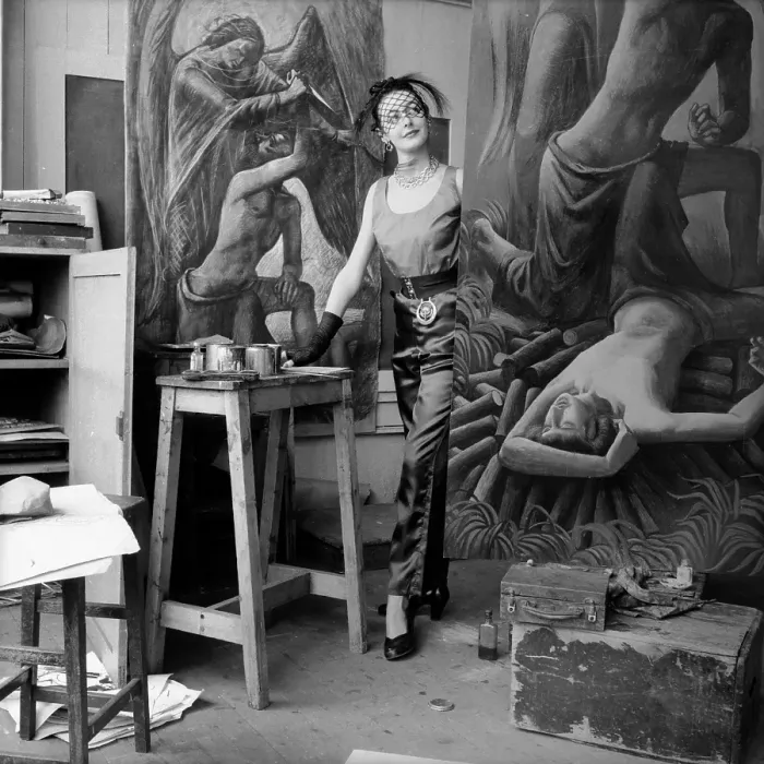 Framed Print : Glad Rags. 7th February 1953: A student from Glasgow Art School prepares Framed Print : Glad Rags. 7th February 1953: A student from Glasgow Art School prepares
