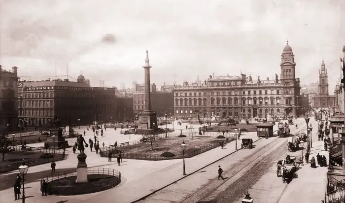Framed Print : Glasgow. 1875: George Square, Glasgow, showing the City Chambers Framed Print : Glasgow. 1875: George Square, Glasgow, showing the City Chambers