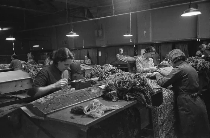 Framed Print : Glasgow Carpet Workers