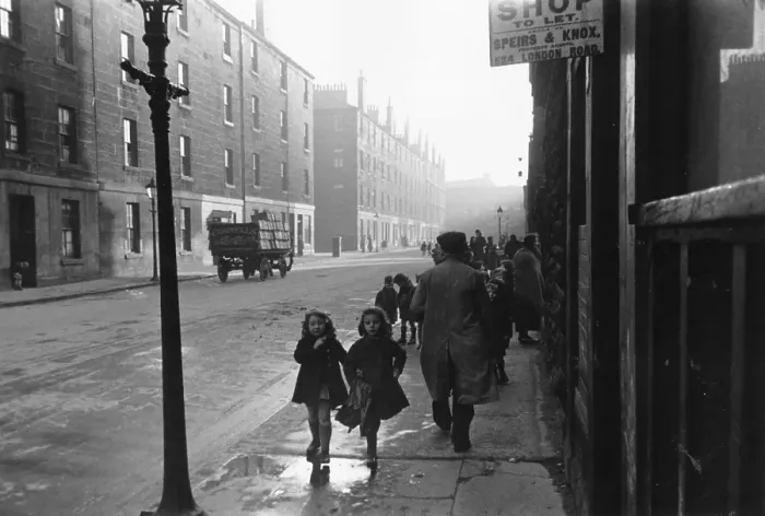 Framed Print : Glasgow Street