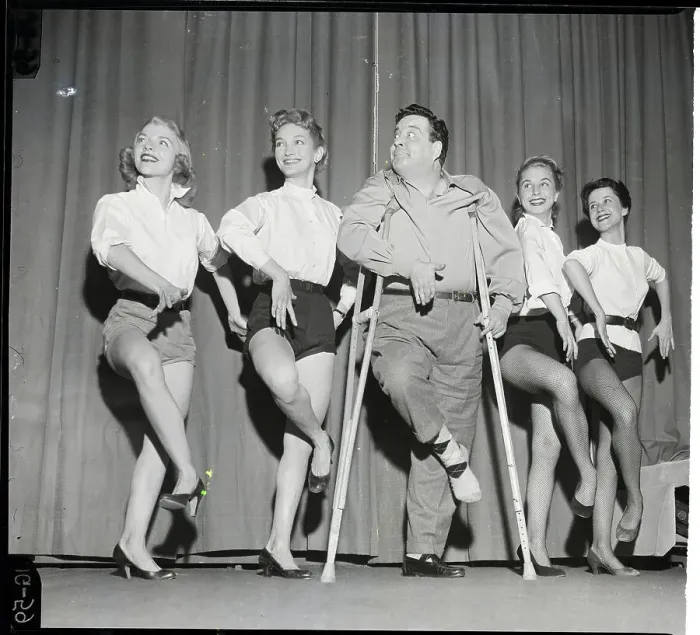 : Gleason On Crutches, Four Ladies Rehears : Gleason On Crutches, Four Ladies Rehears
